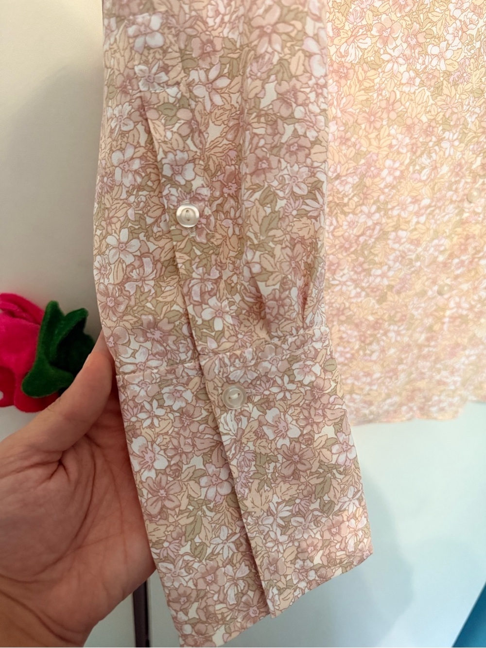 Never Worn! H&M Pastel Floral Shirt in Pink, Cream and Green - Picture 3 of 6